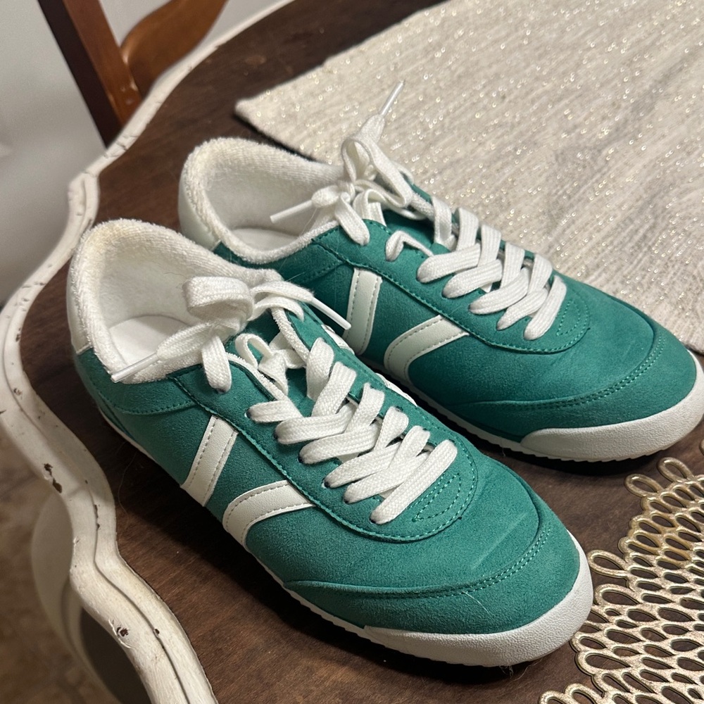 Green and White Women's Sneakers